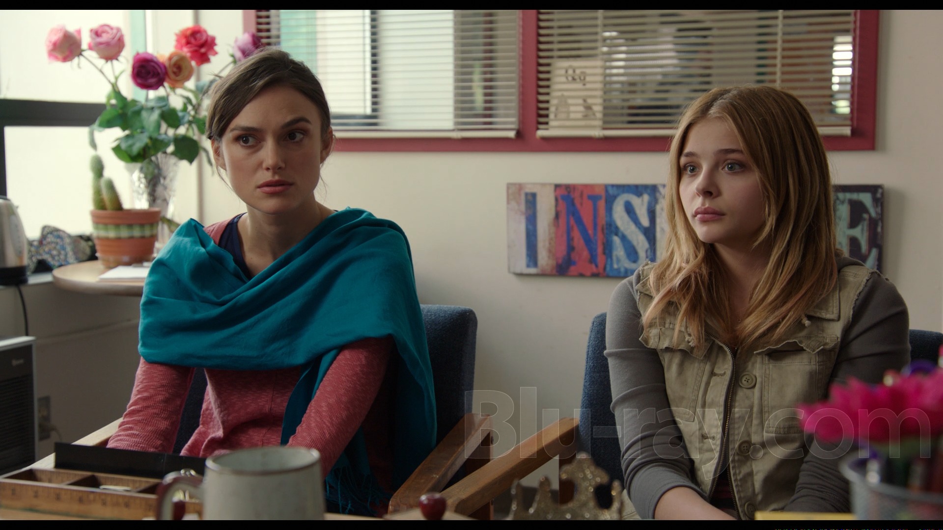 Большая маленькая девочка. Кира Найтли детка. Детка (laggies), 2014. Хлоя Морец детка. Детка 2014 Кира Найтли.